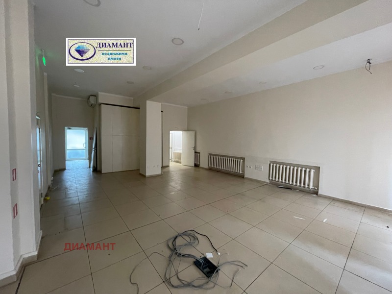 Дава под наем МАГАЗИН, гр. Русе, Център, снимка 7 - Магазини - 53324863