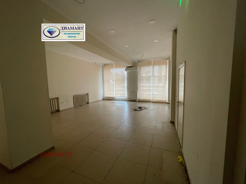 Дава под наем МАГАЗИН, гр. Русе, Център, снимка 6 - Магазини - 53324863