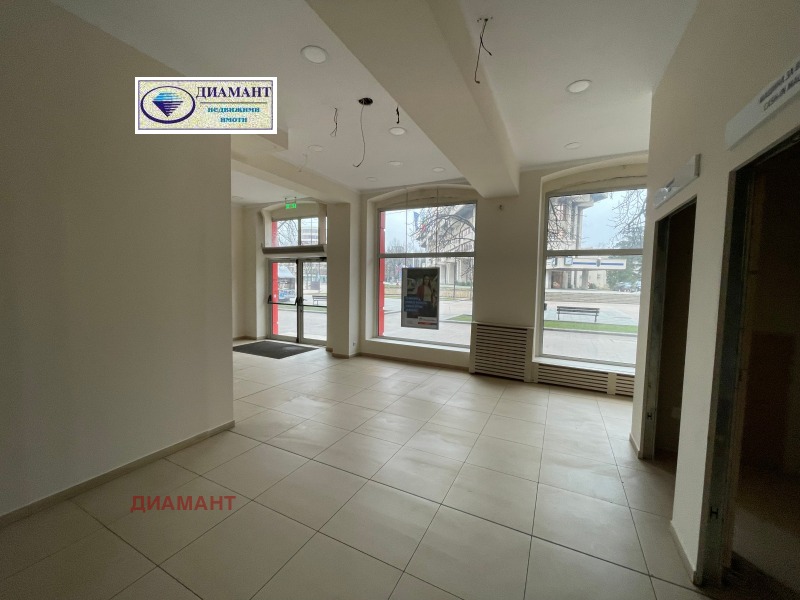 Дава под наем МАГАЗИН, гр. Русе, Център, снимка 2 - Магазини - 53324863