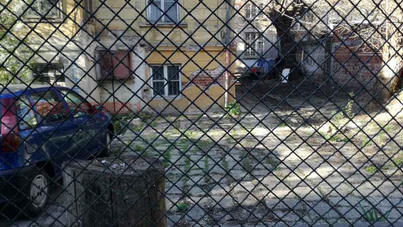 Дава под наем ГАРАЖ, ПАРКОМЯСТО, гр. София, Банишора, снимка 2 - Гаражи и паркоместа - 53397275