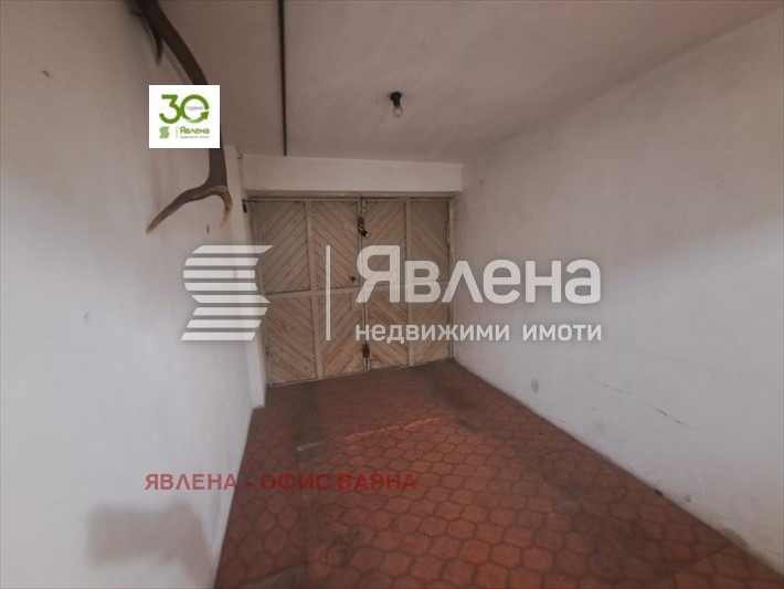 Дава под наем ГАРАЖ, ПАРКОМЯСТО, гр. Варна, Лятно кино Тракия, снимка 2 - Гаражи и паркоместа - 54611744