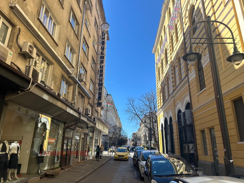 Дава под Наем МАГАЗИН в град София, Център - 47 кв.м / 1 500 € » 2 933.75 лв., ГЛОБУС ТРЕЙД