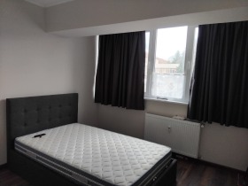 1 chambre Vazrajdane, Rouse 8