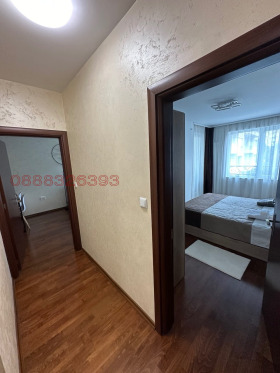 1 chambre Tsentar, Rouse 8