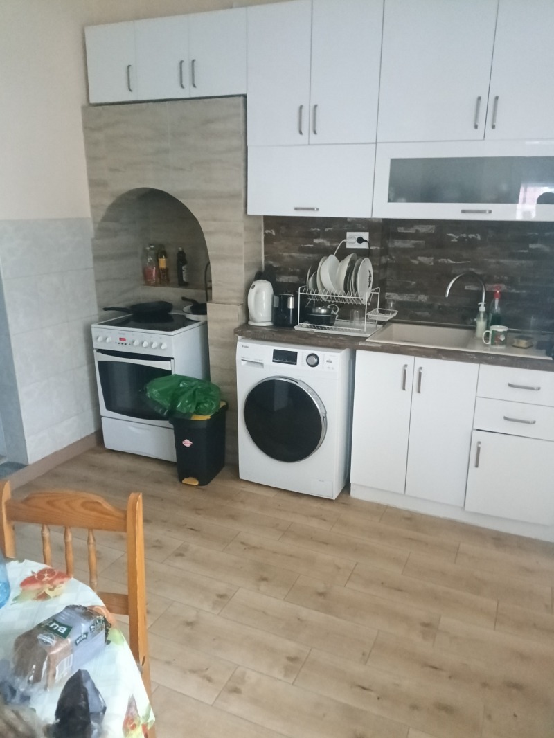 Дава под Наем КЪЩА в град Разград, Център - 130 кв.м / 500 € » 977.92 лв., РОС -НЕДВИЖИМИ ИМОТИ