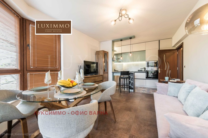 De inchiriat  2 dormitoare Varna , Țentâr , 70 mp | 28334656