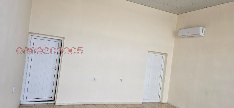 Дава под наем МАГАЗИН, гр. Добрич, Христо Ботев, снимка 2 - Магазини - 52783007