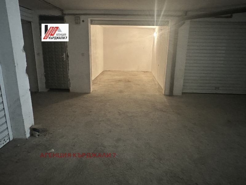 Da affittare  Box auto Kardgali , Tsentar , 23 mq | 82023776