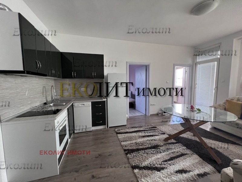 Дава под нем  3-стаен, град София, Център •  600 EUR • ID 48007109 — holmes.bg - [1] 