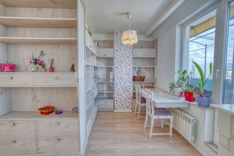 Издаје се  2 спаваће собе Софија , Лозенец , 180 м2 | 15423101 - слика [11]