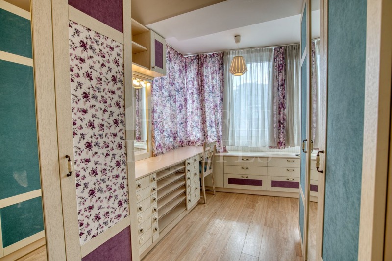 Издаје се  2 спаваће собе Софија , Лозенец , 180 м2 | 15423101 - слика [3]
