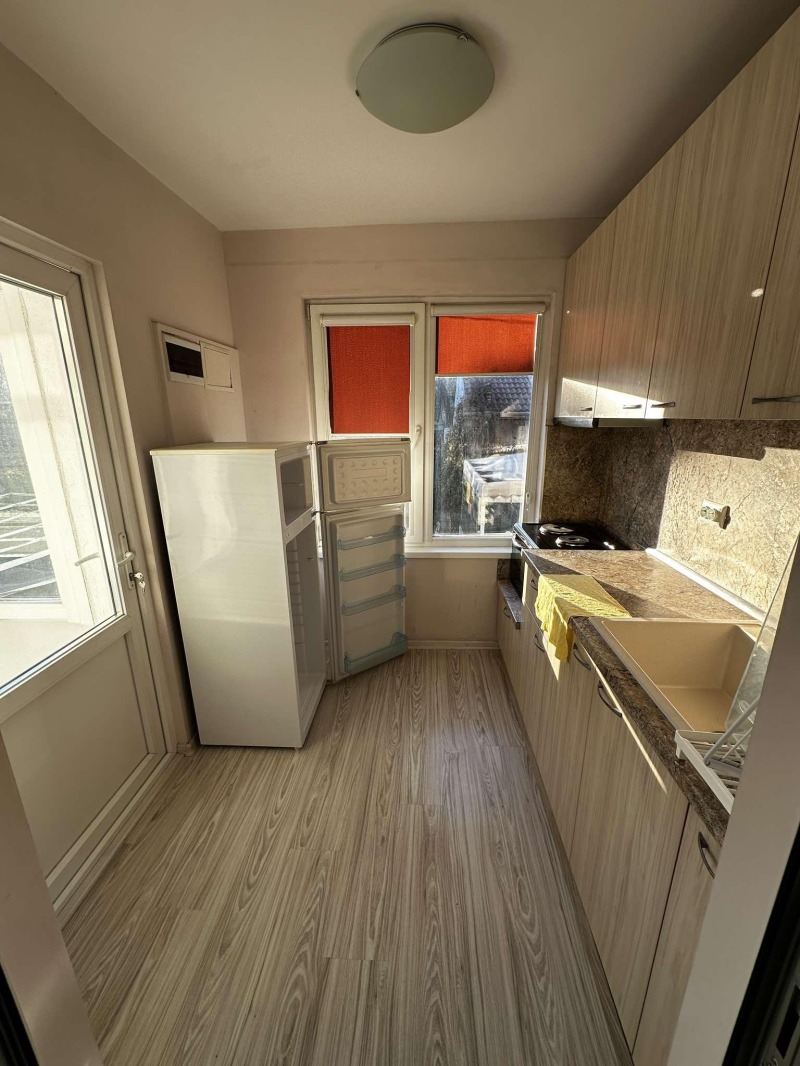 Дава под наем ЕТАЖ ОТ КЪЩА, гр. Варна, Цветен квартал, снимка 3 - Етаж от къща - 52988066