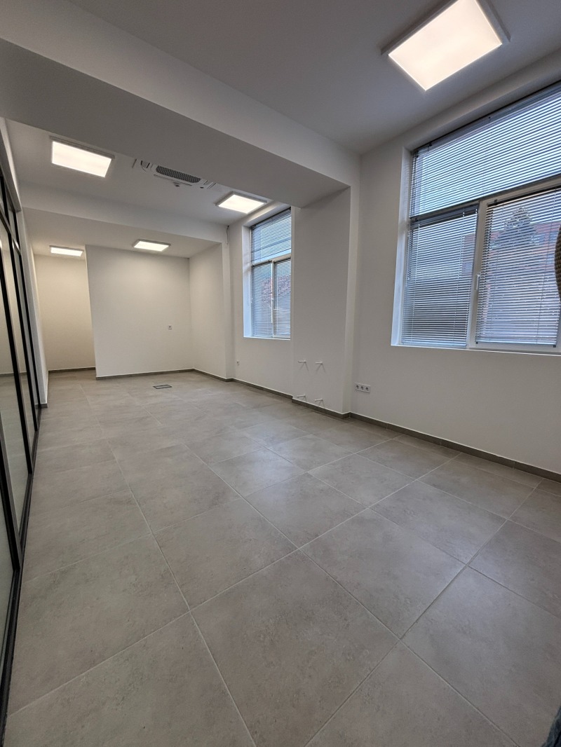 Дава под наем ОФИС, гр. Перник, Център