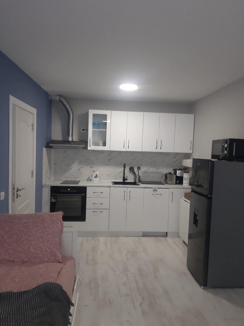 Дава под наем 2-СТАЕН, гр. Варна, Център