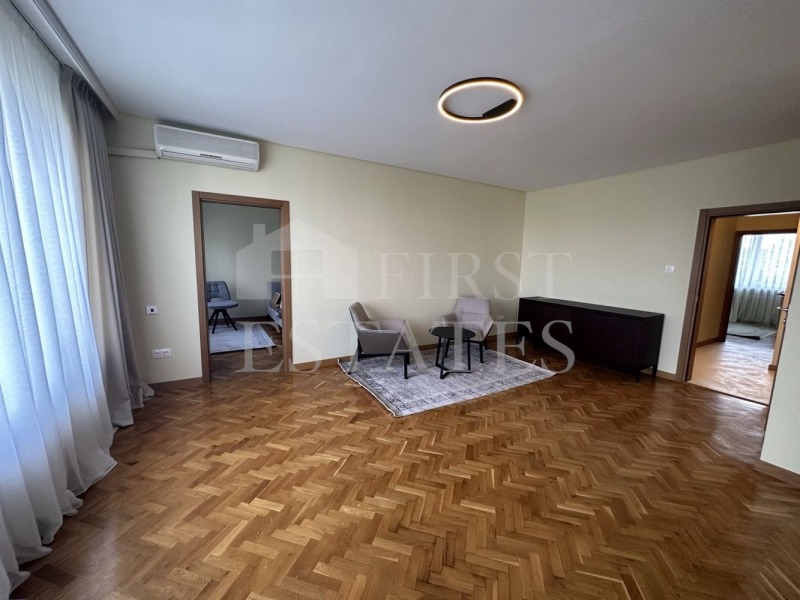 För uthyrning  2 sovrum Sofia , Centar , 130 kvm | 54623076 - bild [4]