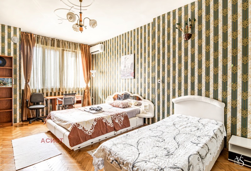 För uthyrning  3 sovrum Sofia , Centar , 150 kvm | 10012112 - bild [8]