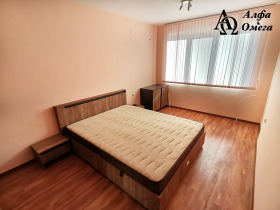 1 dormitor Ialta, Ruse 7