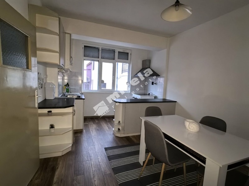 Til leie  1 soverom Jambol , Tsentar , 65 kvm | 96688065 - bilde [2]