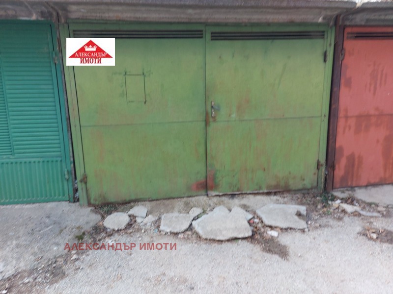 Дава под наем ГАРАЖ, ПАРКОМЯСТО, гр. Ловеч, Младост, снимка 4 - Гаражи и паркоместа - 53179157