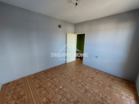 1 Schlafzimmer Wazroschdenzi, Kardschali 3