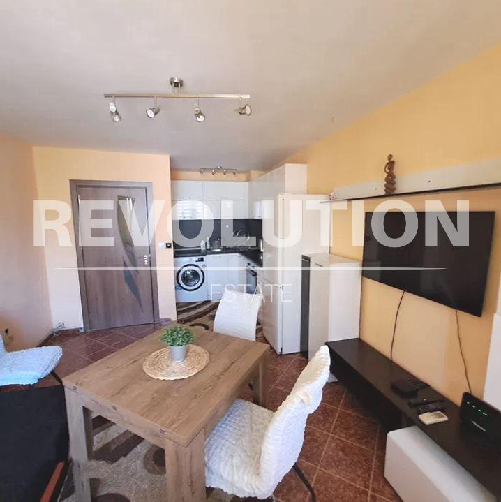 Дава под нем  2-стаен, град Варна, Колхозен пазар •  475 EUR • ID 18810125 — holmes.bg - [1] 