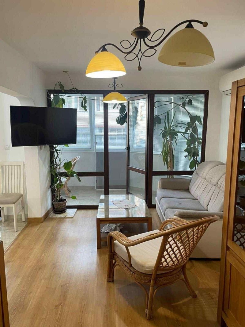 Дава под наем 3-СТАЕН, гр. Варна, Зимно кино Тракия, снимка 2 - Апартаменти - 53326051