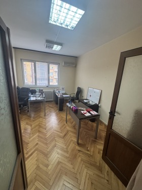 Büro Medizinska akademija, Sofia 5