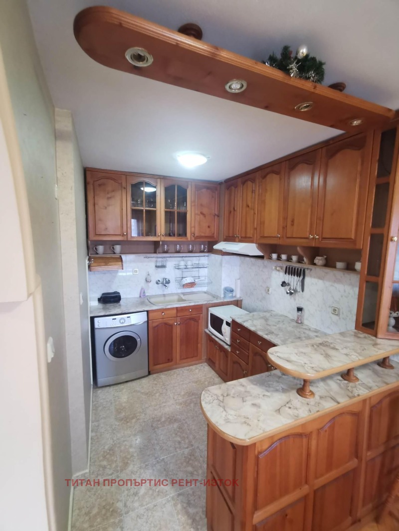 Дава под наем 3-СТАЕН, гр. Бургас, Център