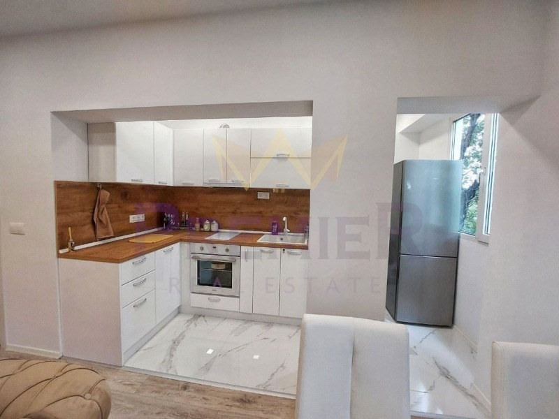 Дава под Наем 3-СТАЕН в град Варна, Център - 91 кв.м / 1 000 € » 1 955.83 лв., ИМОТИ ПРЕМИЕР- ВАРНА