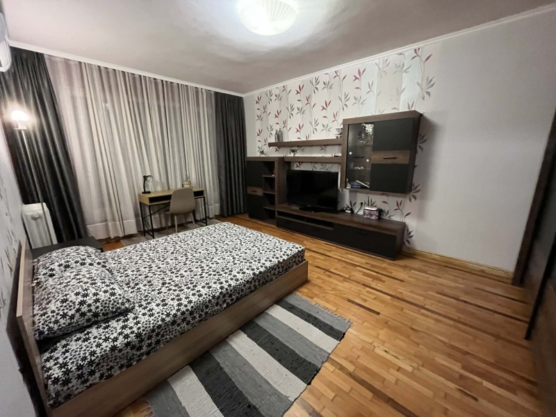 Дава под наем 2-СТАЕН, гр. София, Център, снимка 4 - Апартаменти - 53090096