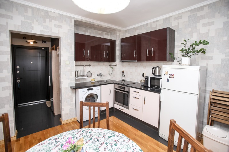 Дава под наем 2-СТАЕН, гр. София, Център