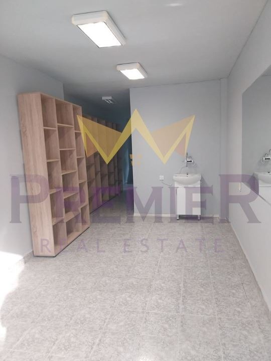 Da affittare  Negozio Varna , Sportna zala , 38 mq | 32630305 - Immagine [2]