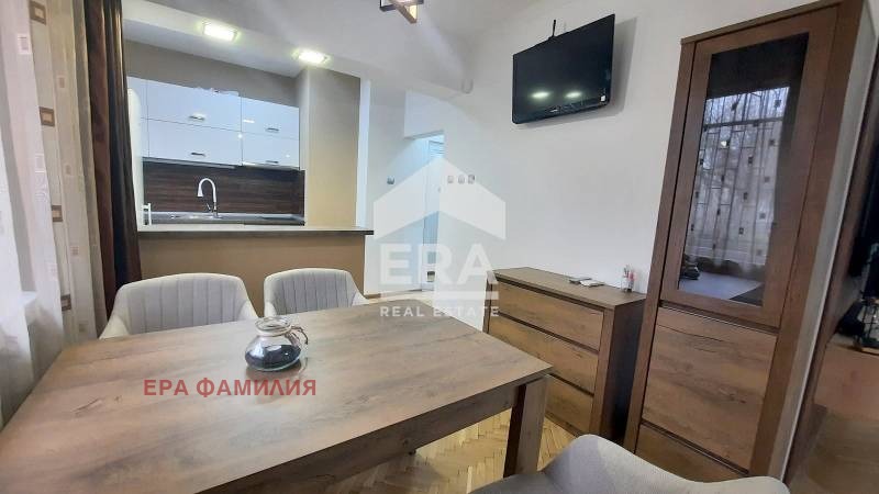 Дава под наем 3-СТАЕН, гр. София, Център, снимка 2 - Апартаменти - 53261494