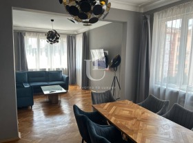 2 dormitoare Țentâr, Sofia