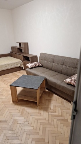 1 спаваћа соба Сухата река, Софија