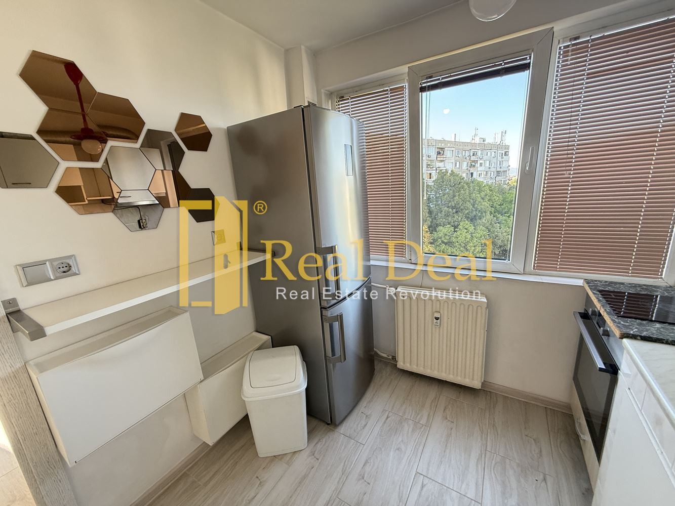 Дава под наем 2-СТАЕН, гр. София, Толстой, снимка 13 - Апартаменти - 54108704