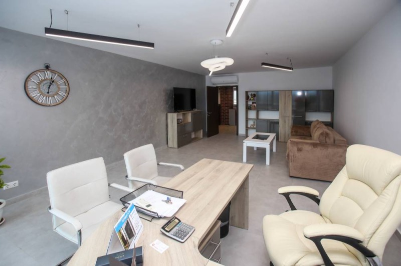 A louer  Bureau Sofia , Hadji Dimitar , 180 m² | 15408782 - image [4]