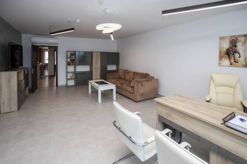 A louer  Bureau Sofia , Hadji Dimitar , 180 m² | 15408782 - image [6]