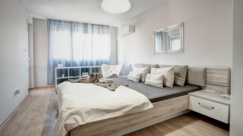 De inchiriat  1 dormitor Sofia , Țentâr , 82 mp | 46303156 - imagine [5]