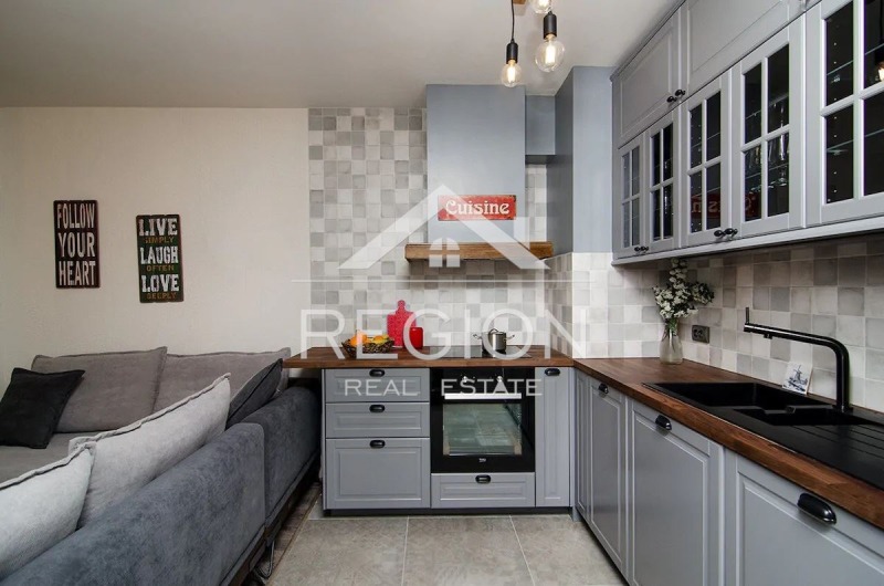 Дава под нем  2-стаен, град Варна, Бриз •  700 € • ID 87351812 — holmes.bg - [1] 