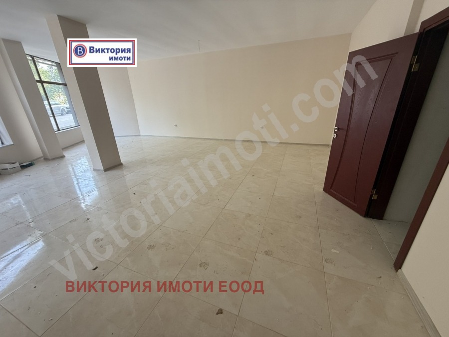 Дава под наем МАГАЗИН, гр. Велико Търново, Център, снимка 2 - Магазини - 51200441