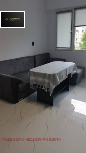 1 dormitor Iztoc, Pernic