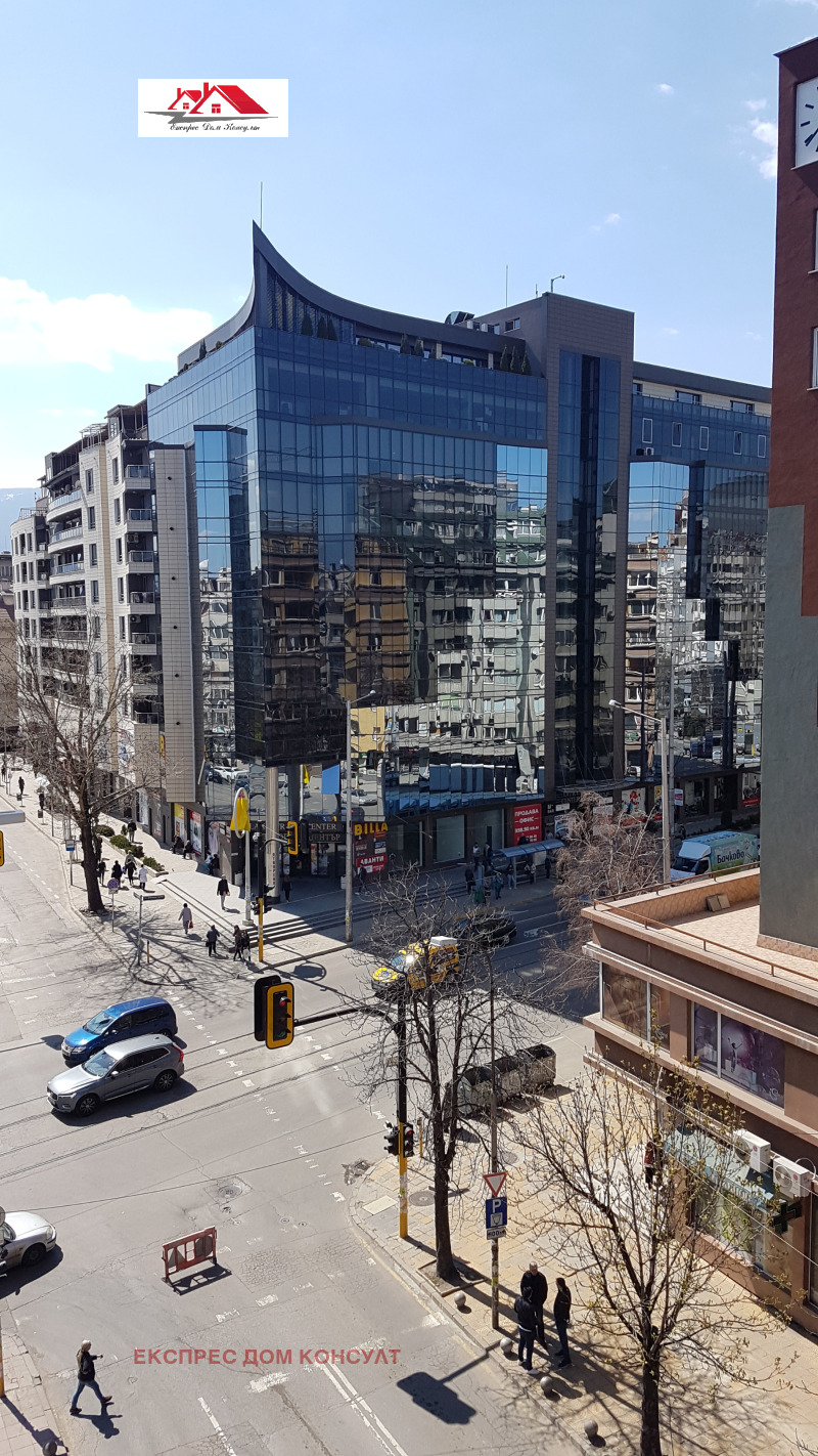 Издаје се  2 спаваће собе Софија , Гео Милев , 100 м2 | 92872621