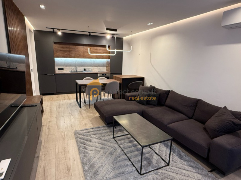 En renta  2 dormitorios Plovdiv , Yuzhen , 100 metros cuadrados | 97155542