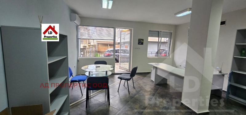 Дава под Наем ОФИС в град Варна, Център - 38 кв.м / 650 € » 1 271.29 лв., ЛД ПРОПЕРТИС ООД