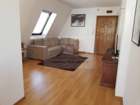 De inchiriat Maisonette
