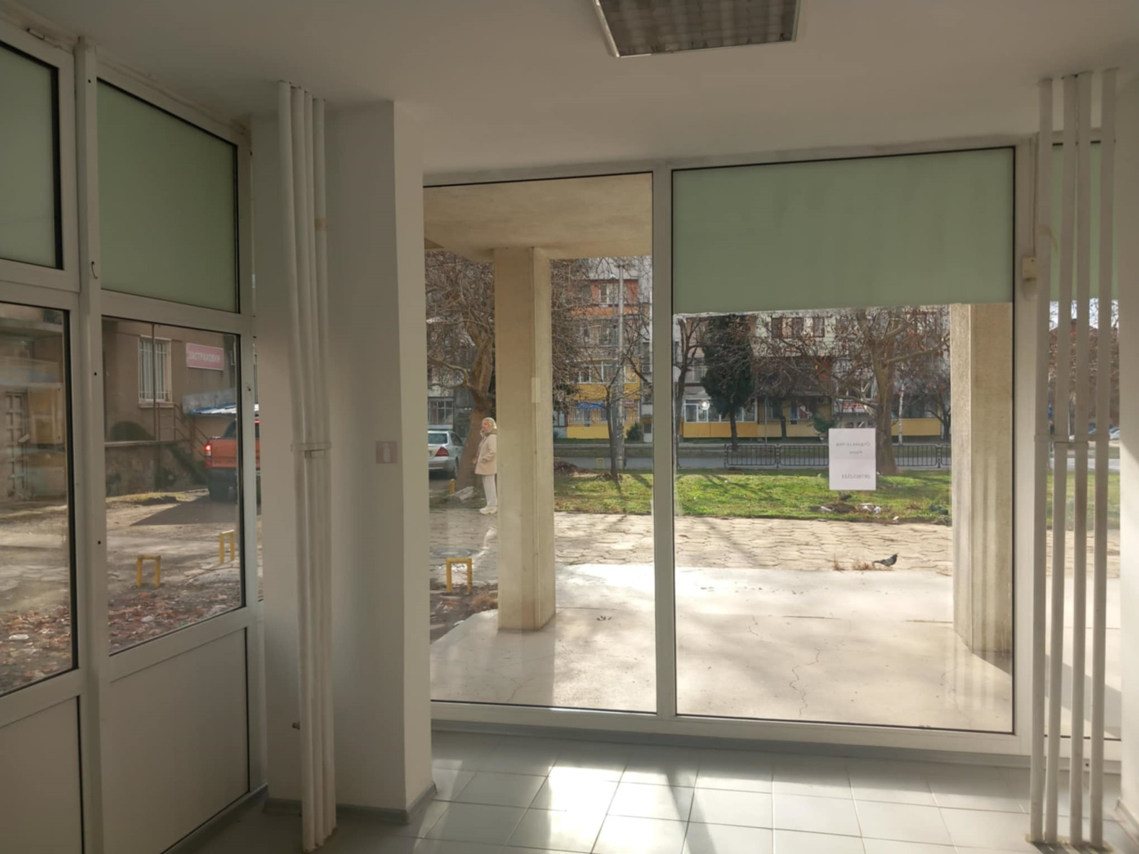 Дава под наем МАГАЗИН, гр. Сливен, Център, снимка 3 - Магазини - 54184096