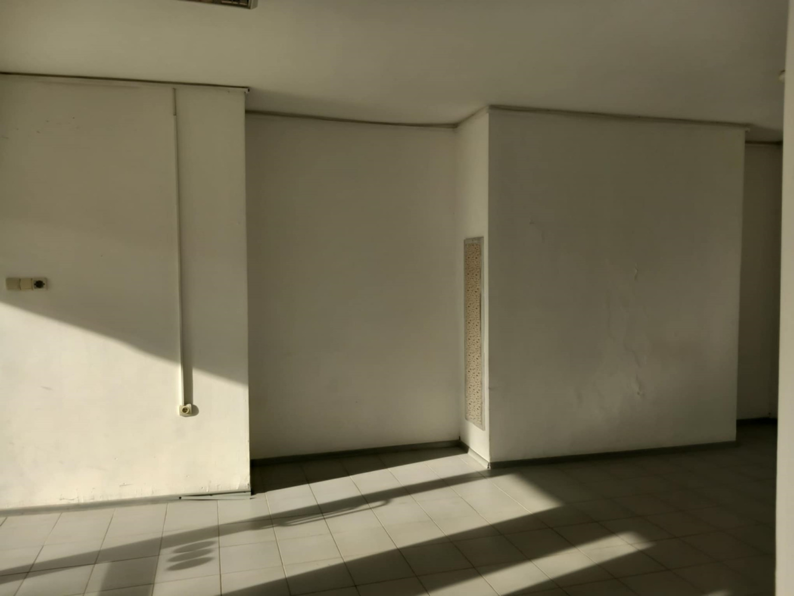 Дава под наем МАГАЗИН, гр. Сливен, Център, снимка 9 - Магазини - 54184096