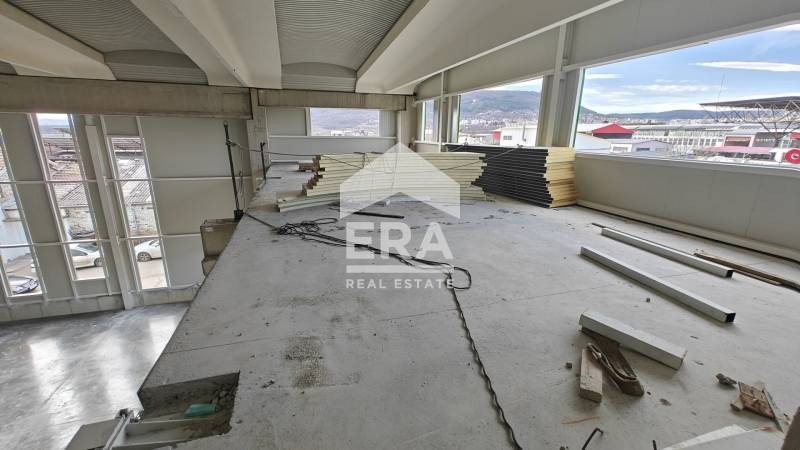 Дава под наем СКЛАД, гр. Шумен, Промишлена зона, снимка 4 - Складове - 52988116