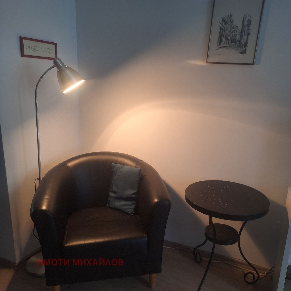 Дава под наем 2-СТАЕН, гр. София, Център